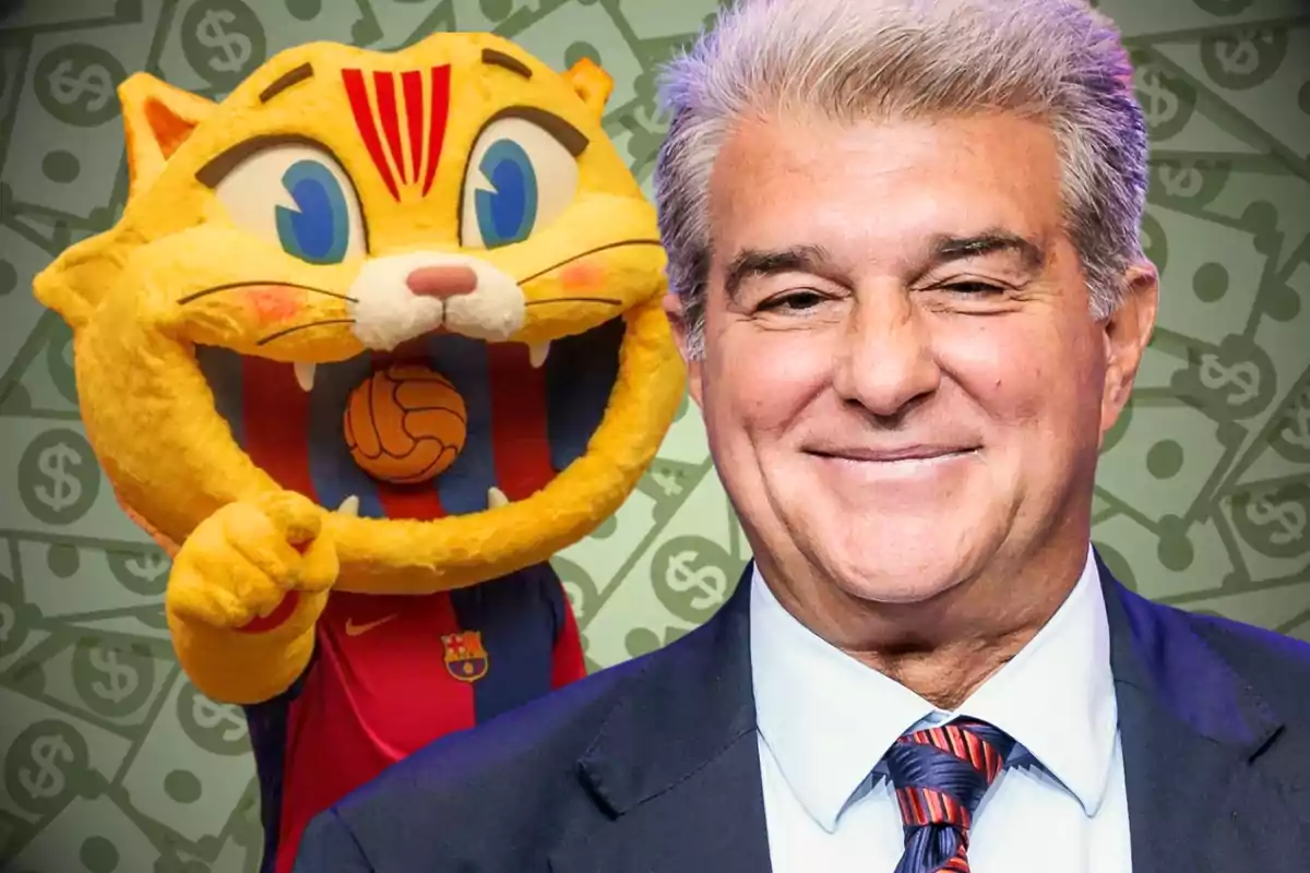 Hombre sonriente con cabello canoso al frente y una botarga de gato amarillo con camiseta del Barcelona al fondo sobre un fondo de billetes con símbolos de dólar