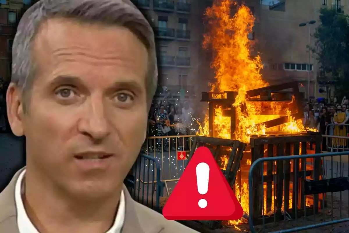 Primer plano de un hombre con expresión seria y al fondo una hoguera rodeada de vallas y personas, junto a un icono de advertencia rojo