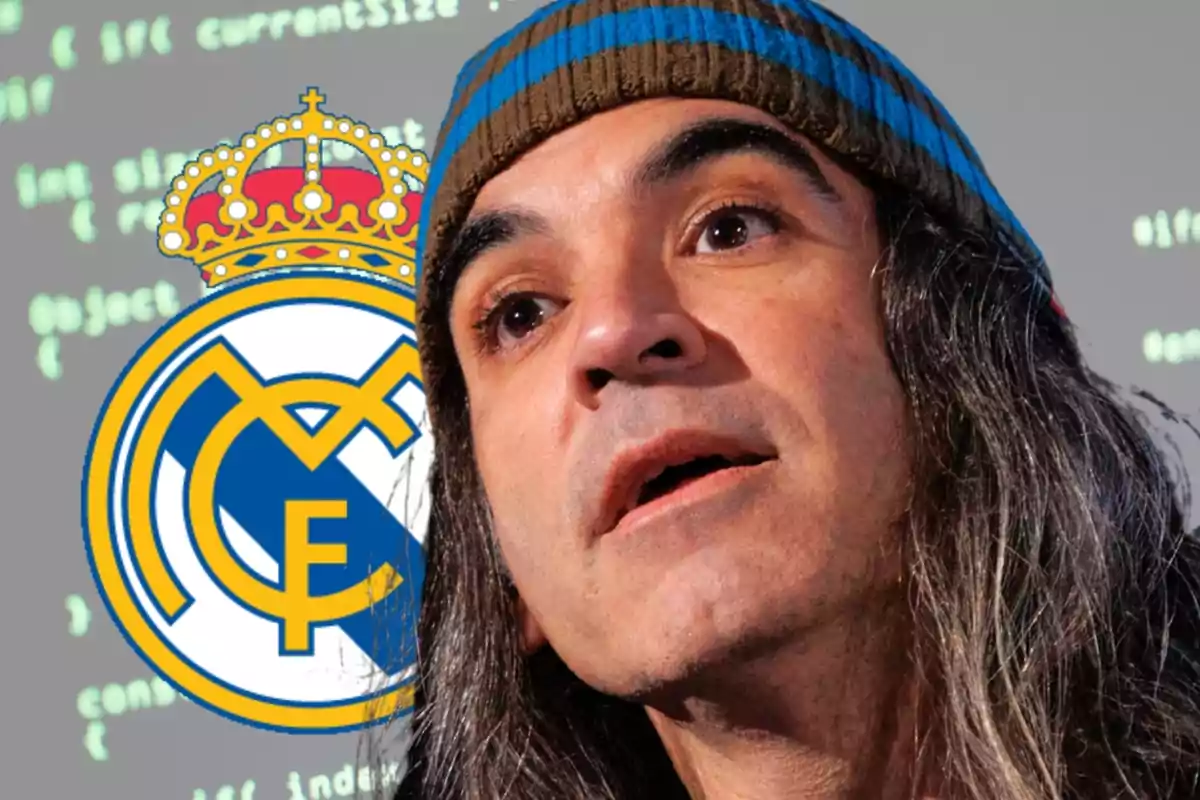 Hombre con gorro de rayas frente al escudo del Real Madrid y un fondo de código en pantalla