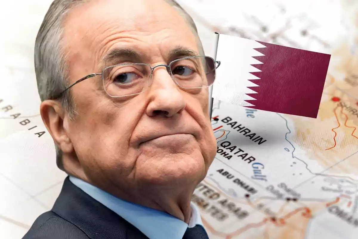 Hombre mayor con gafas frente a un mapa de Medio Oriente y una bandera de Qatar