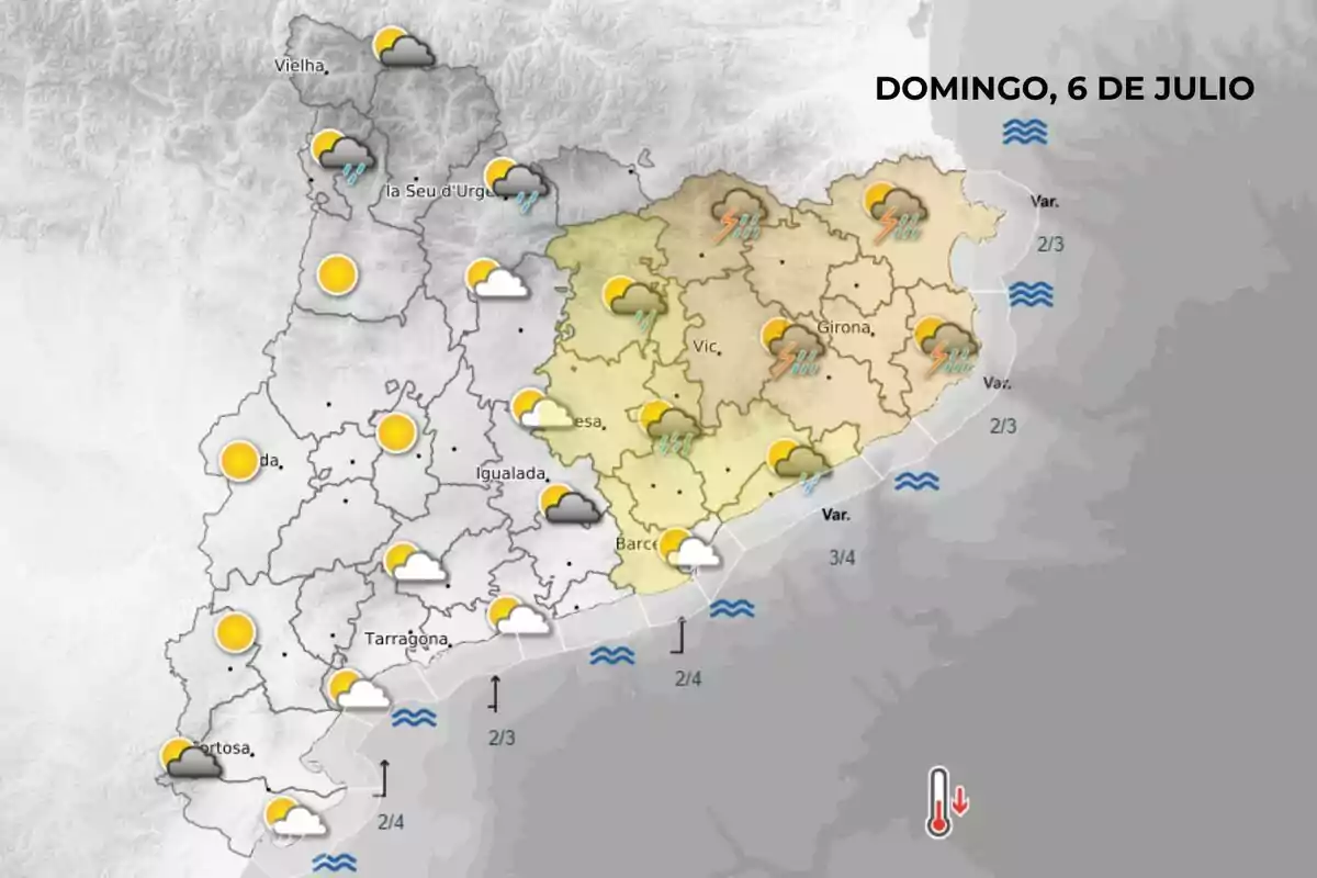 Mapa meteorológico de Cataluña para el domingo 6 de julio que muestra diferentes condiciones climáticas como sol, nubes, lluvias y tormentas en varias regiones, con símbolos de oleaje en la costa y un icono de descenso de temperatura. Mapa meteorológico de Cataluña para el domingo 6 de julio que muestra diferentes condiciones climáticas como sol, nubes, lluvias y tormentas en varias regiones, con símbolos de oleaje en la costa y un icono de descenso de temperatura.