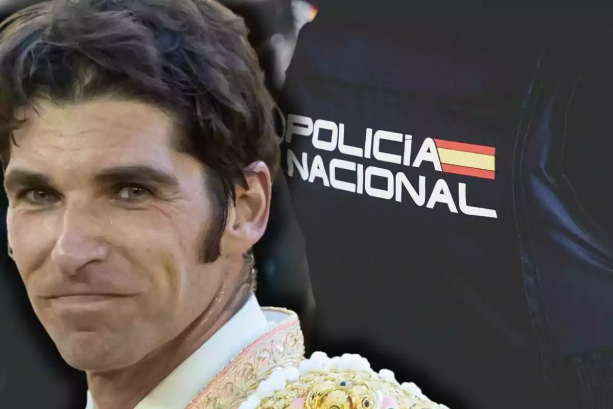 Cayetano Rivera vestido de torero aparece en primer plano junto a un chaleco de la policía nacional de España