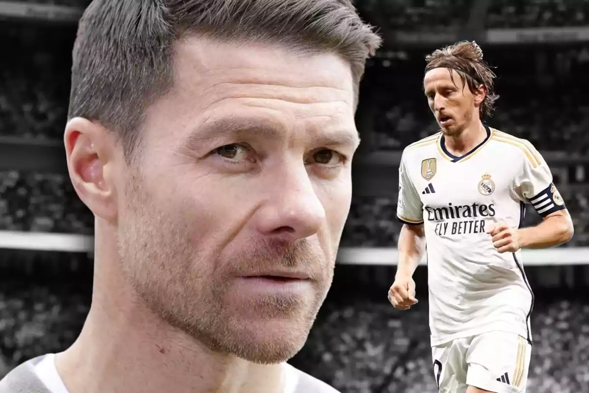 Primer plano de un hombre con expresión seria y al fondo un futbolista con uniforme blanco del Real Madrid corriendo en un estadio