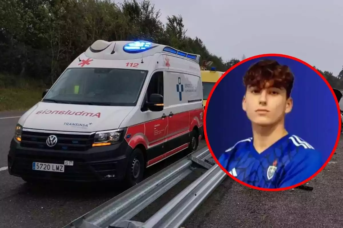 Una ambulancia está estacionada en una carretera y al lado hay un círculo rojo con la imagen de un joven con camiseta azul. Una ambulancia está estacionada en una carretera y al lado hay un círculo rojo con la imagen de un joven con camiseta azul.
