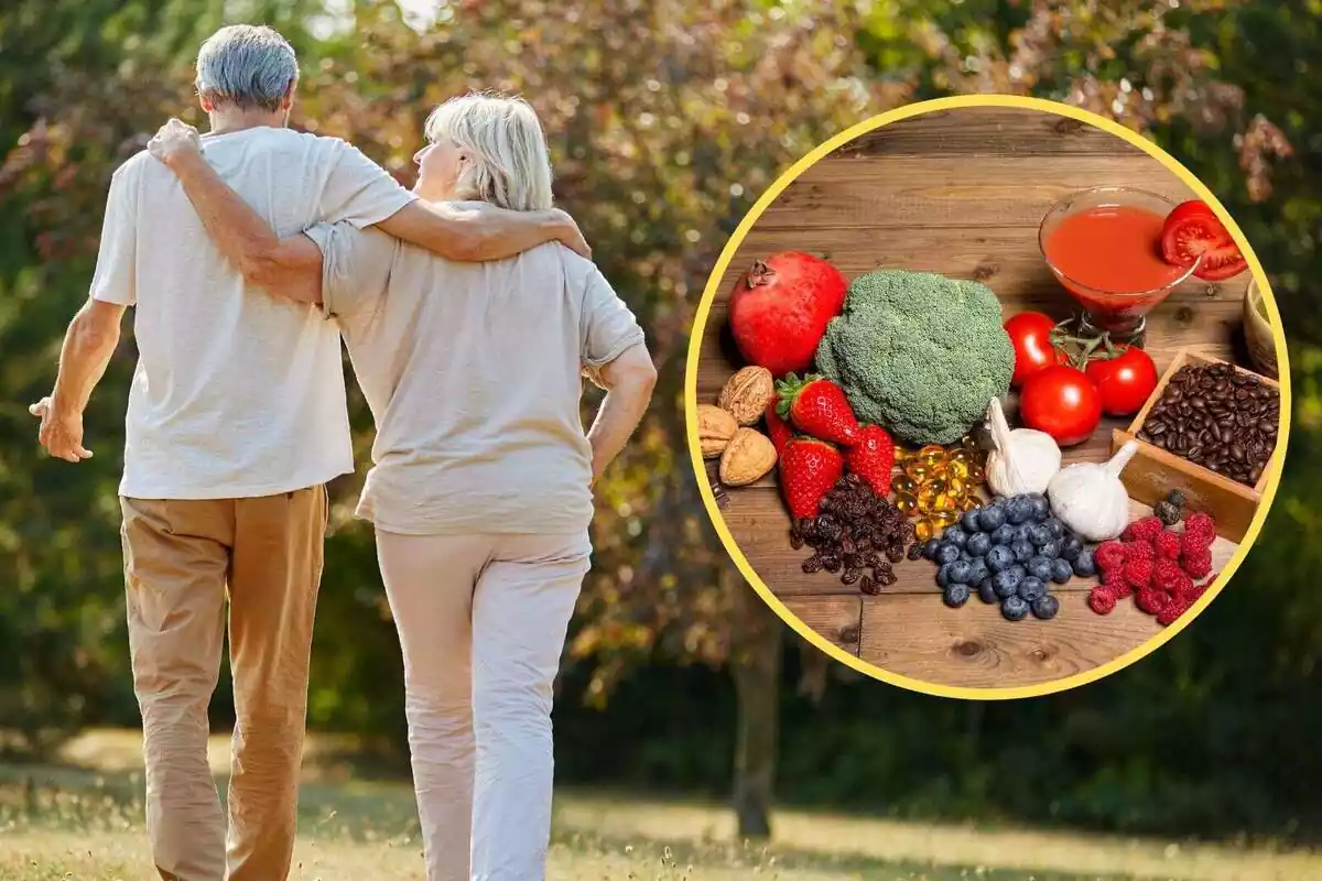 Dos personas caminando de espaldas por un bosque y una imagen superpuesta de varios alimentos como bayas, fruta y verduras