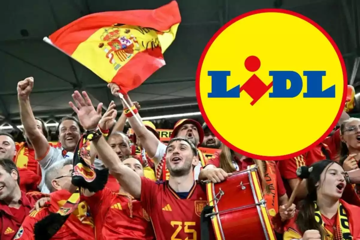 Aficionados con camisetas rojas y una bandera de España celebrando, con un logotipo de Lidl superpuesto.