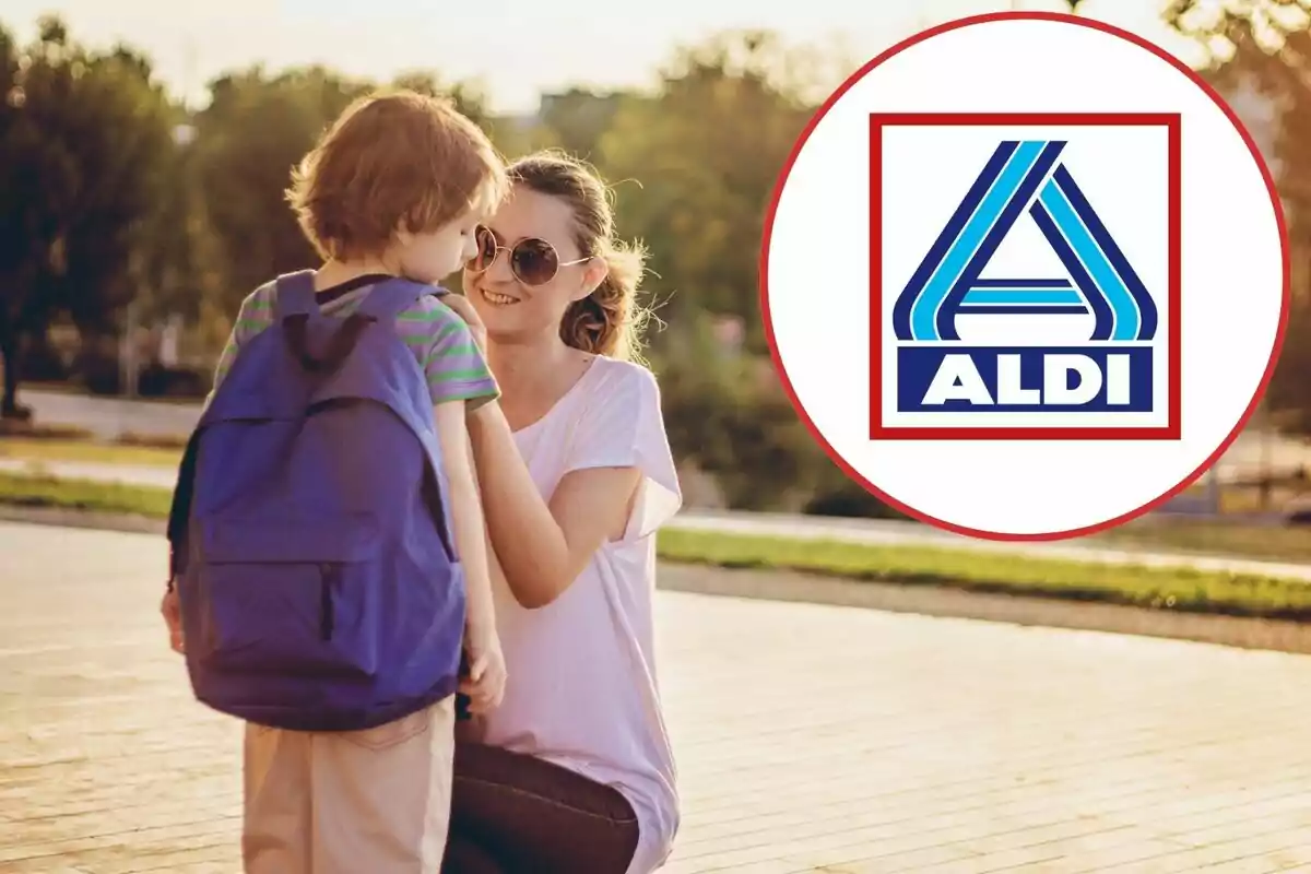 Una mujer con gafas de sol está arrodillada frente a un niño con una mochila azul, mientras que a la derecha de la imagen se muestra el logotipo de ALDI.