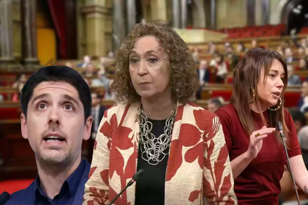 Tres personas hablando en un parlamento con fondo desenfocado de asientos y público