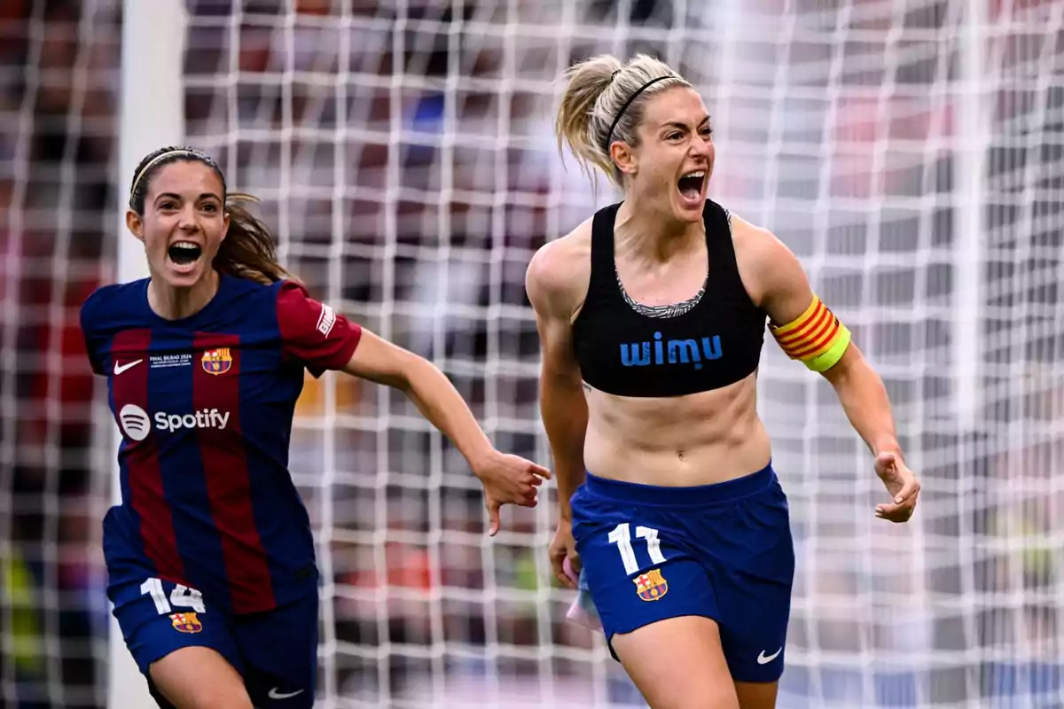 Alexia Putellas y Aitana Bonmatí celebrando el gol en la Final de la Champions