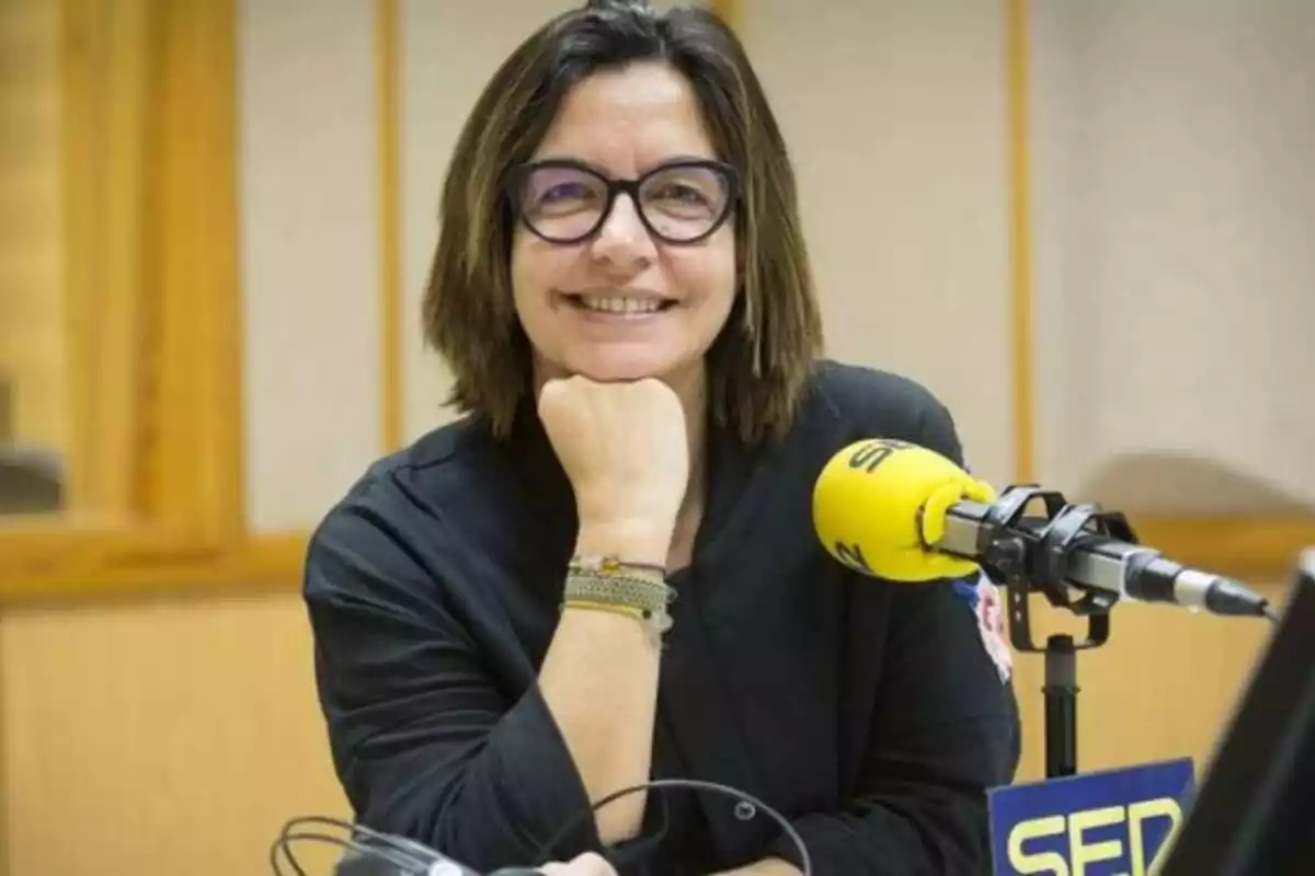 La periodista Àngels Barceló en Cadena SER
