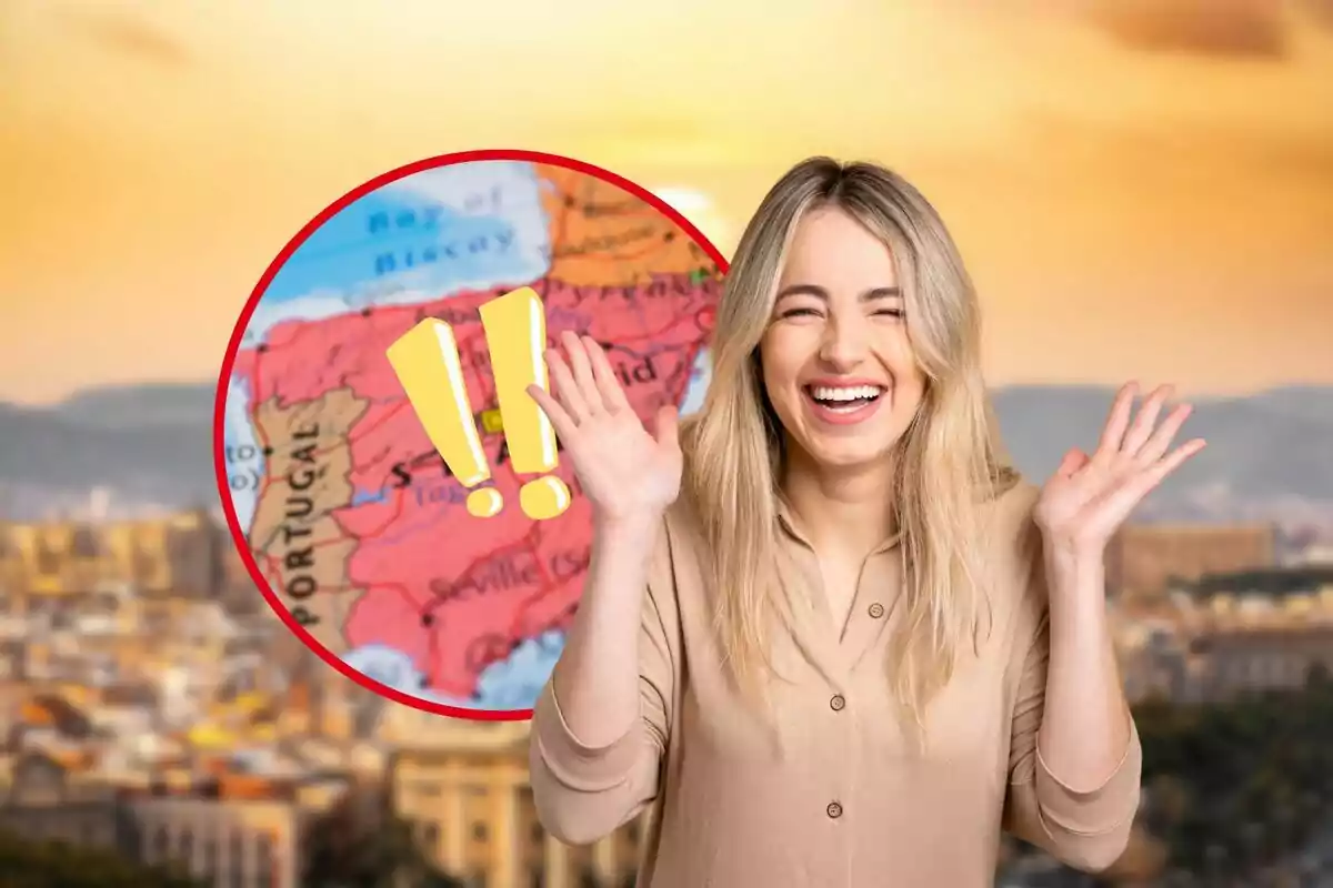 Mujer sonriente con las manos levantadas frente a un mapa de España con signos de exclamación.