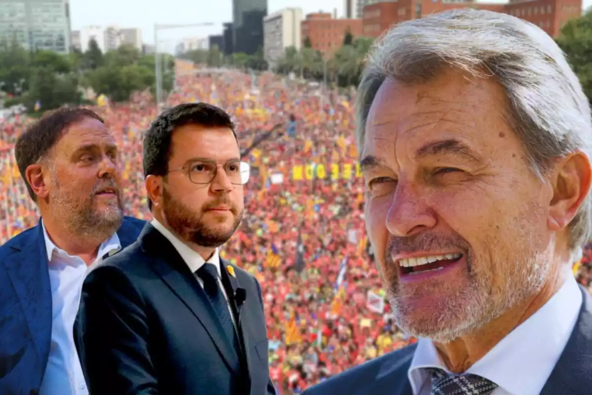 Oriol Junqueras, Pere Aragonès y Artur Mas con una manifestación catalanista de fondo