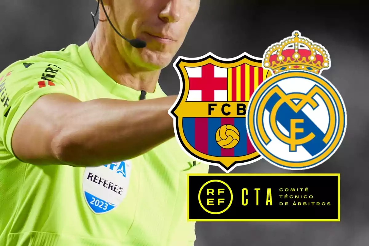 Un árbitro de fútbol con los escudos del FC Barcelona y el Real Madrid, junto al logo del Comité Técnico de Árbitros.