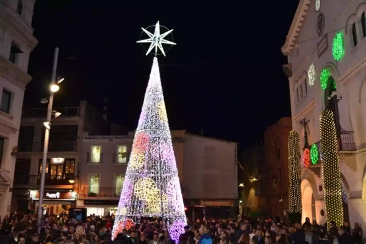 Imagen del árbol de Navidad de Badalona