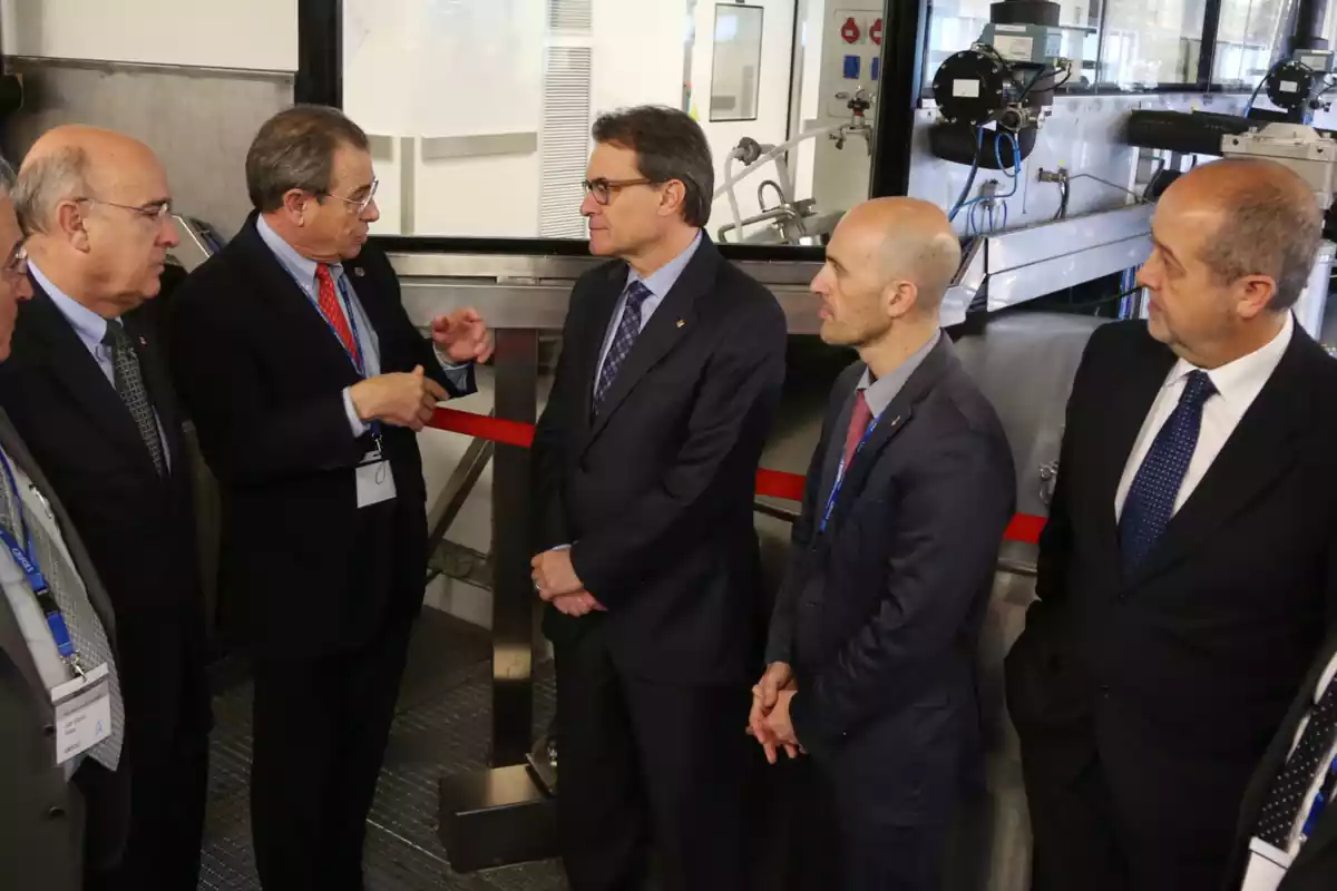 Artur Mas, con otros consellers de la Generalitat en una visita a la empresa Grífols en 2014 Artur Mas, con otros consellers de la Generalitat en una visita a la empresa Grífols en 2014