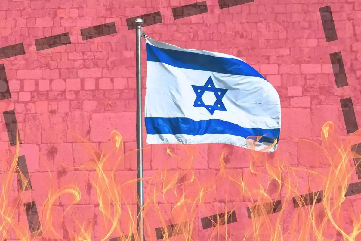 Bandera de Israel con un muro de fondos y unas llamas en primer plano