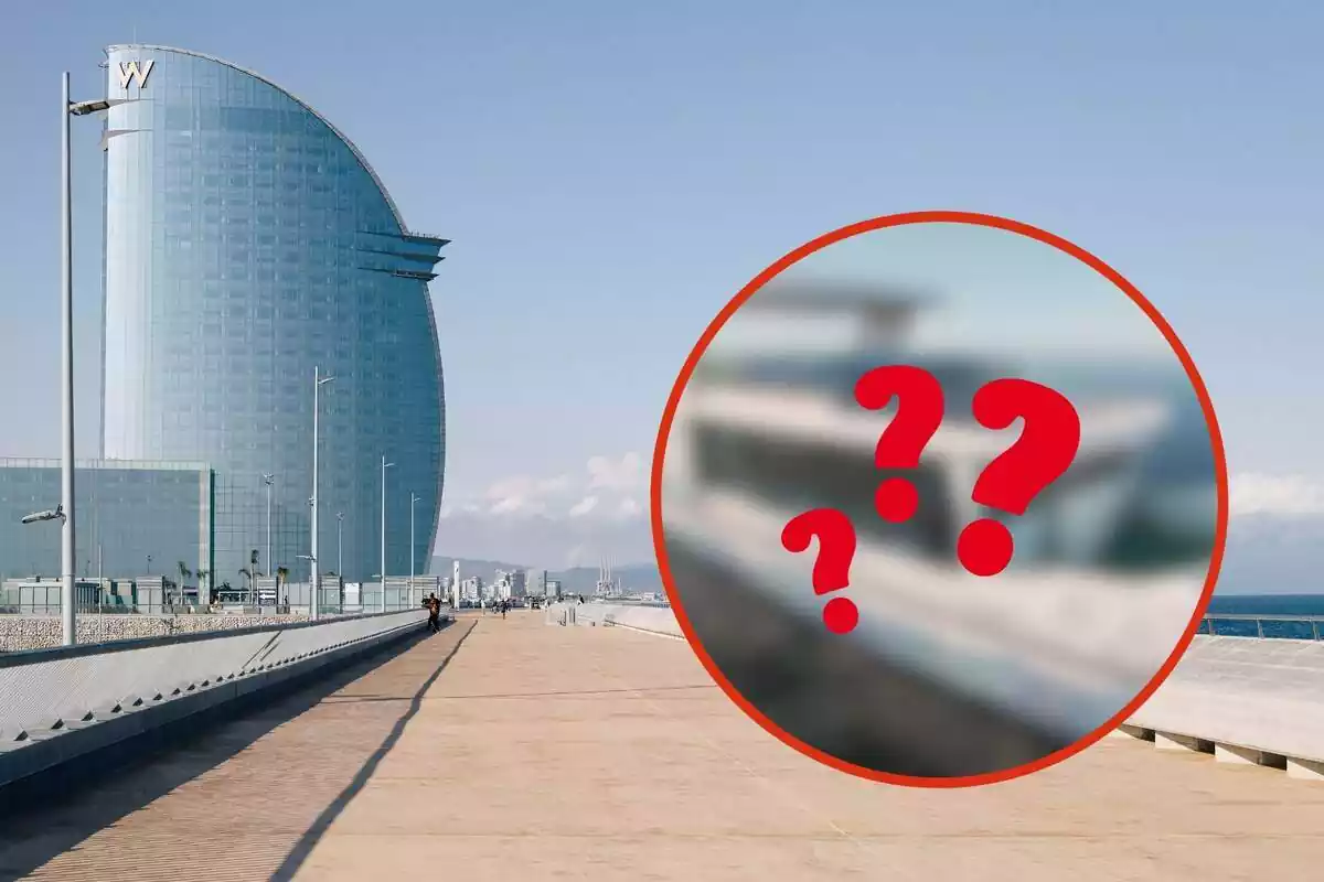 Fotomontaje con un fondo de la Barceloneta y una foto difuminada enmarcada del nuevo transporte marítimo de Barcelona con signos de interrogación