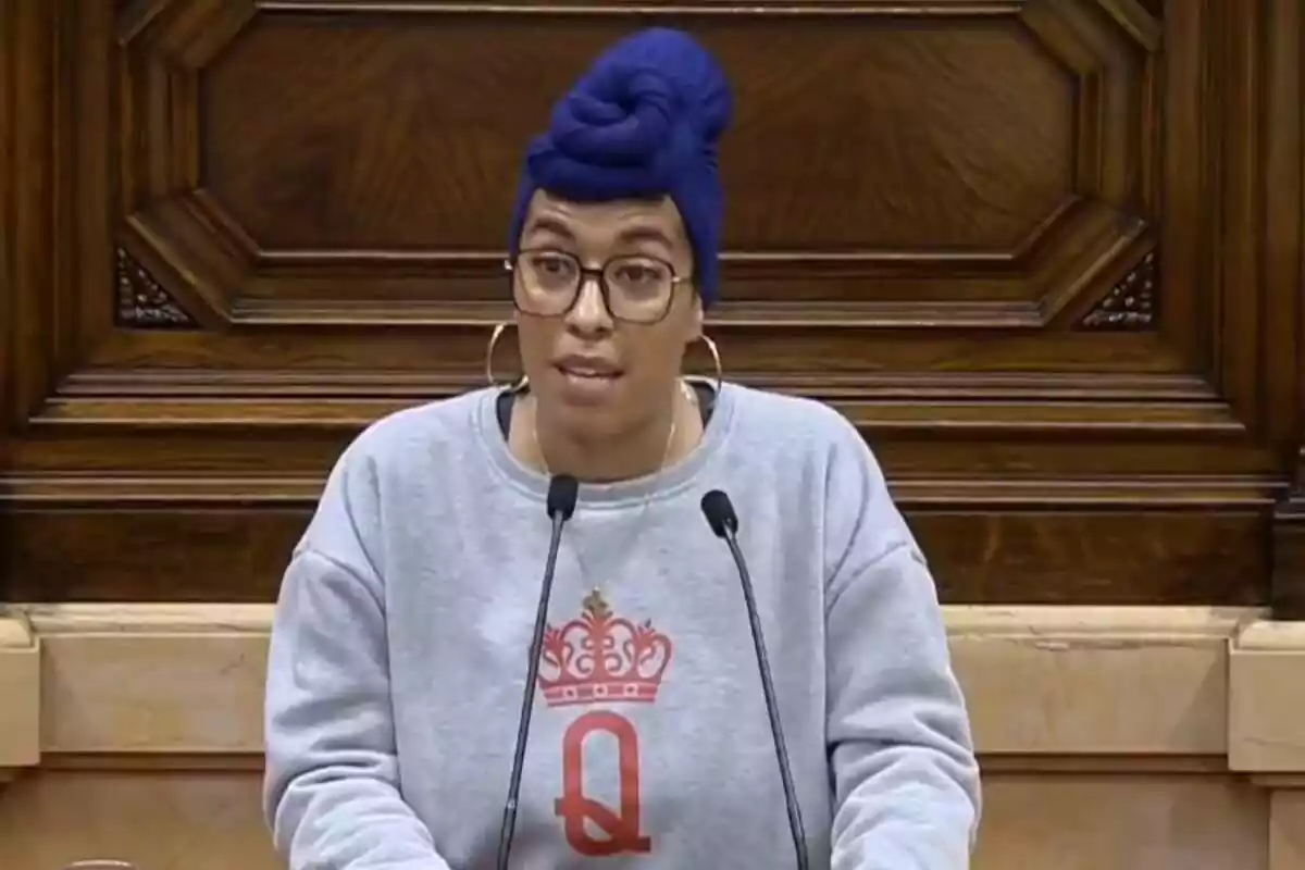 Bacha Changue en el Parlament hablando sobre los abusos a menores
