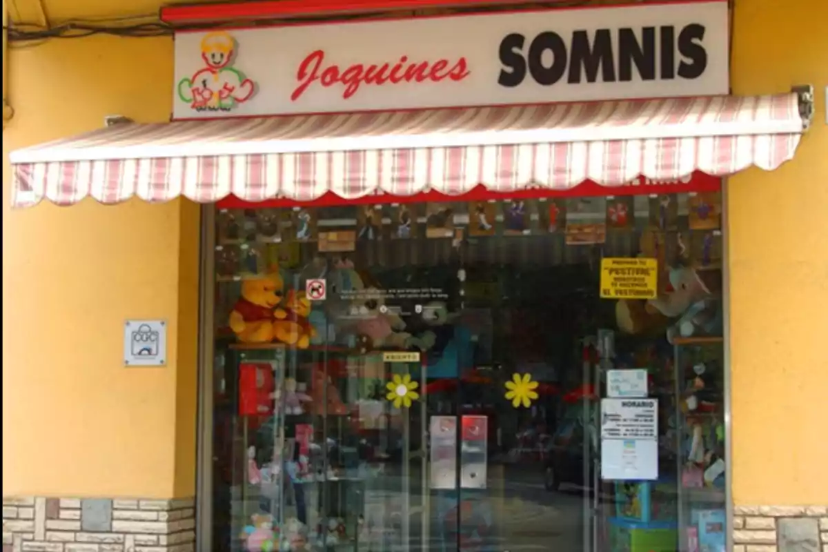 Fachada de una tienda de juguetes llamada Fachada de una tienda de juguetes llamada
