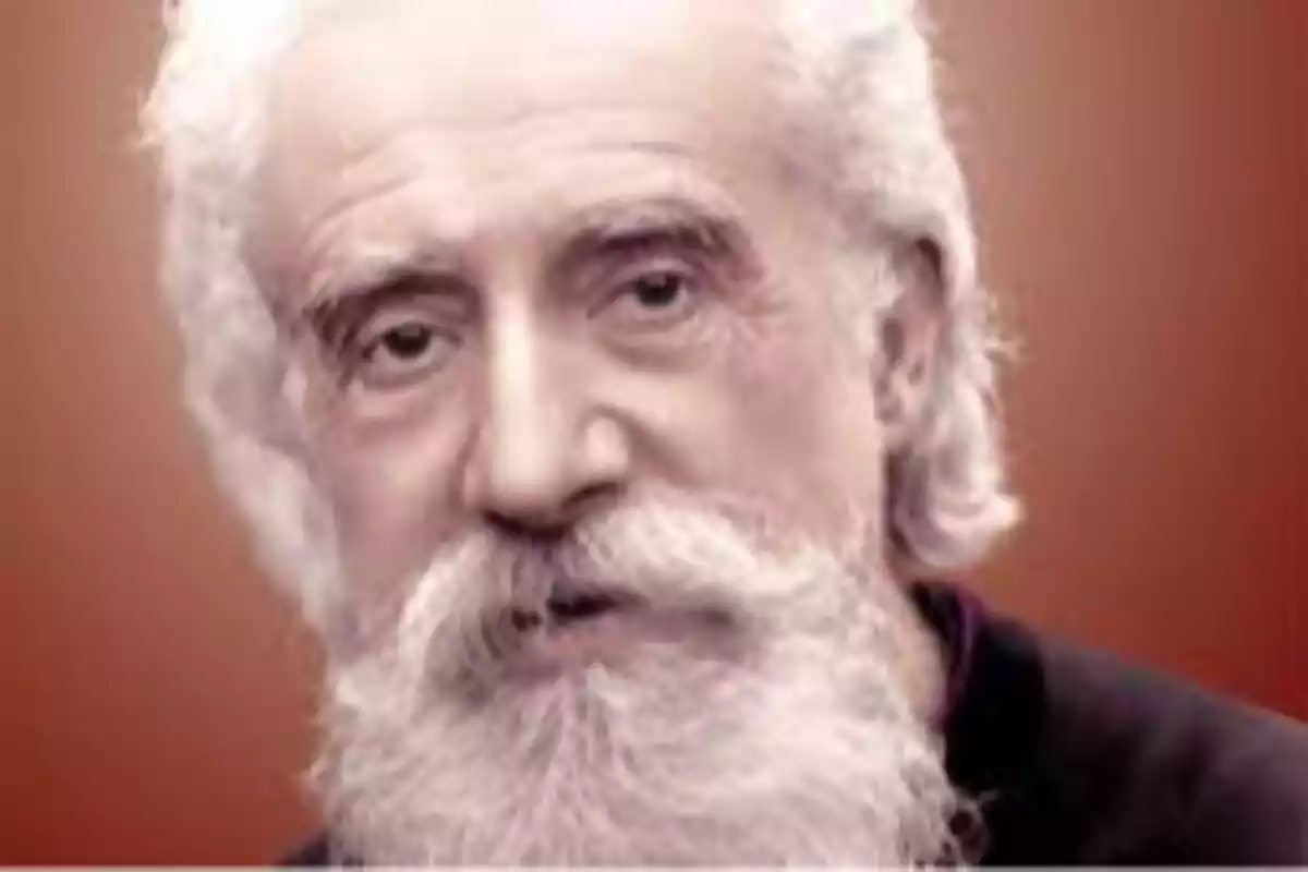 Un hombre mayor con barba y cabello blanco sobre un fondo marrón. Un hombre mayor con barba y cabello blanco sobre un fondo marrón.
