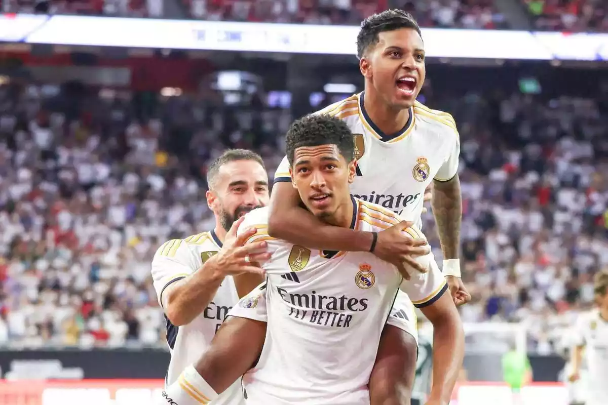 Bellingham y Rodrygo celebrando un gol Bellingham y Rodrygo celebrando un gol