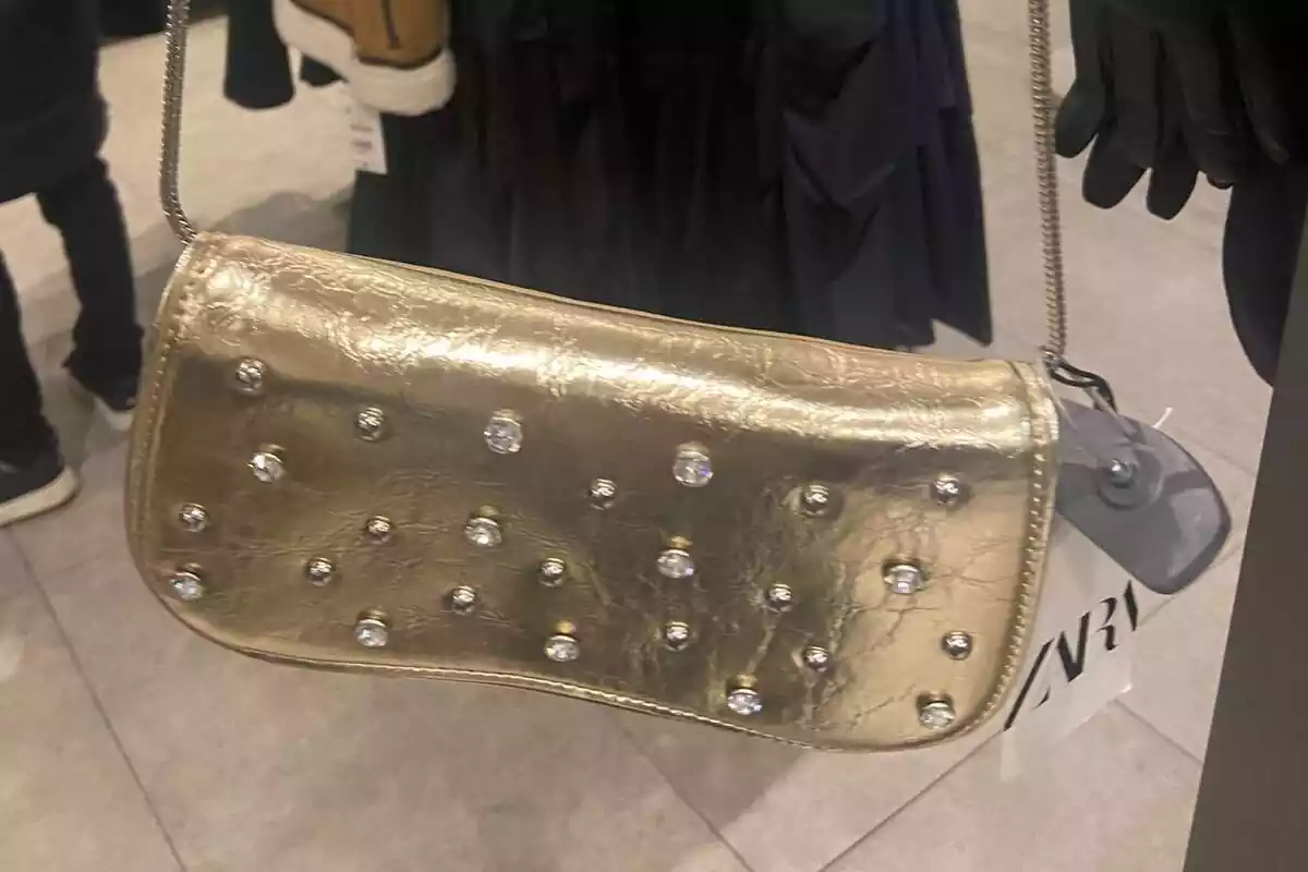 Zara bolso online dorado