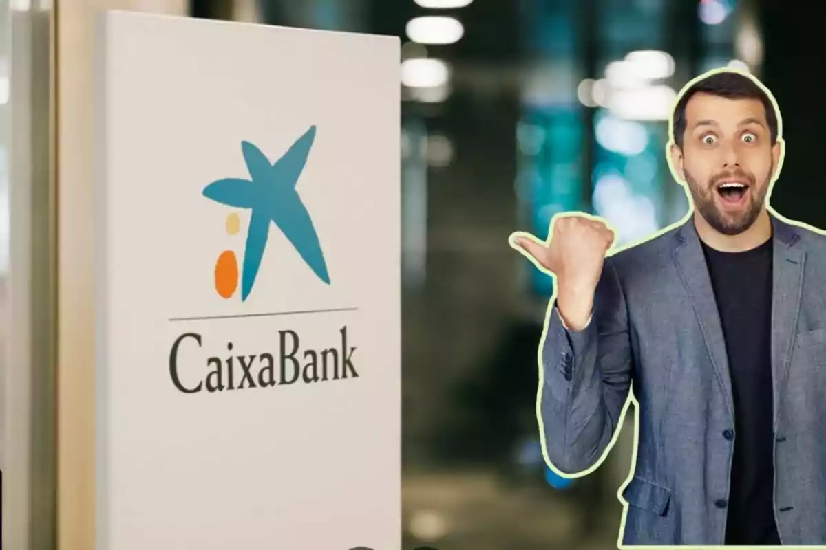 Un hombre sorprendido señala un cartel de CaixaBank.