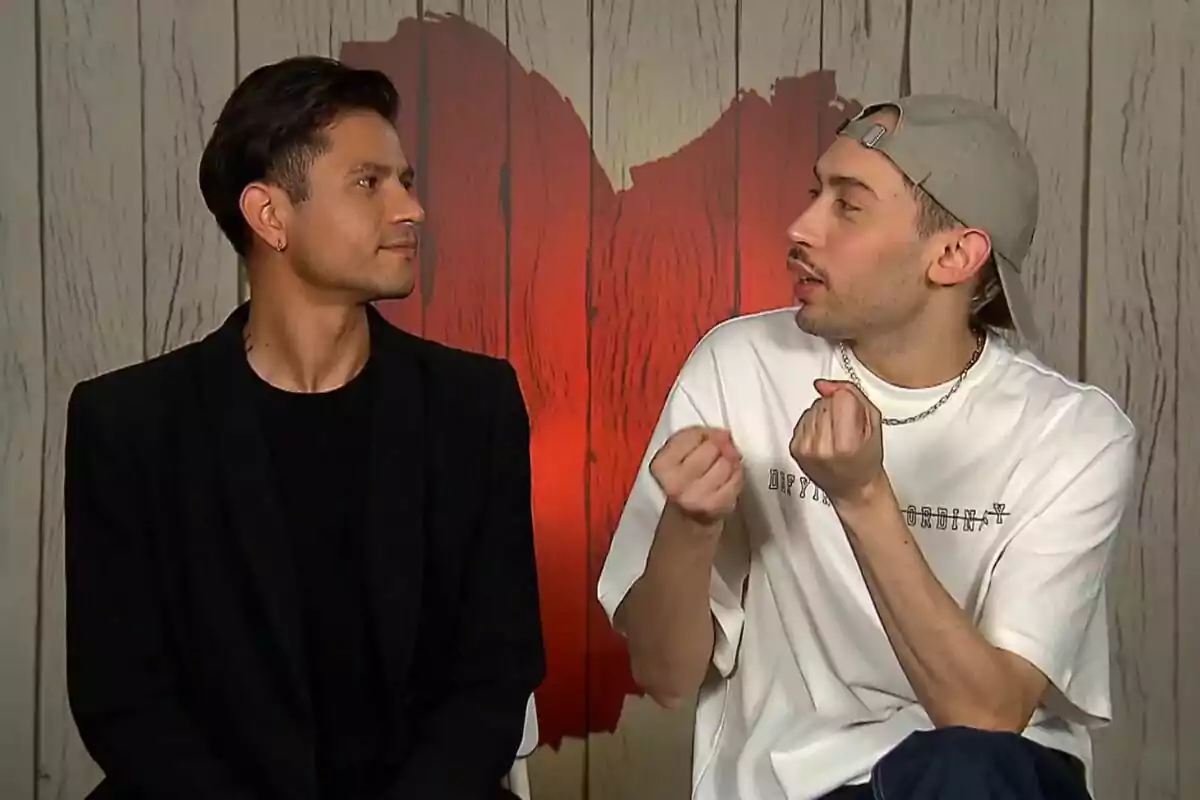 Captura de Carlos y Jonathan en la decisión final de 'First Dates'