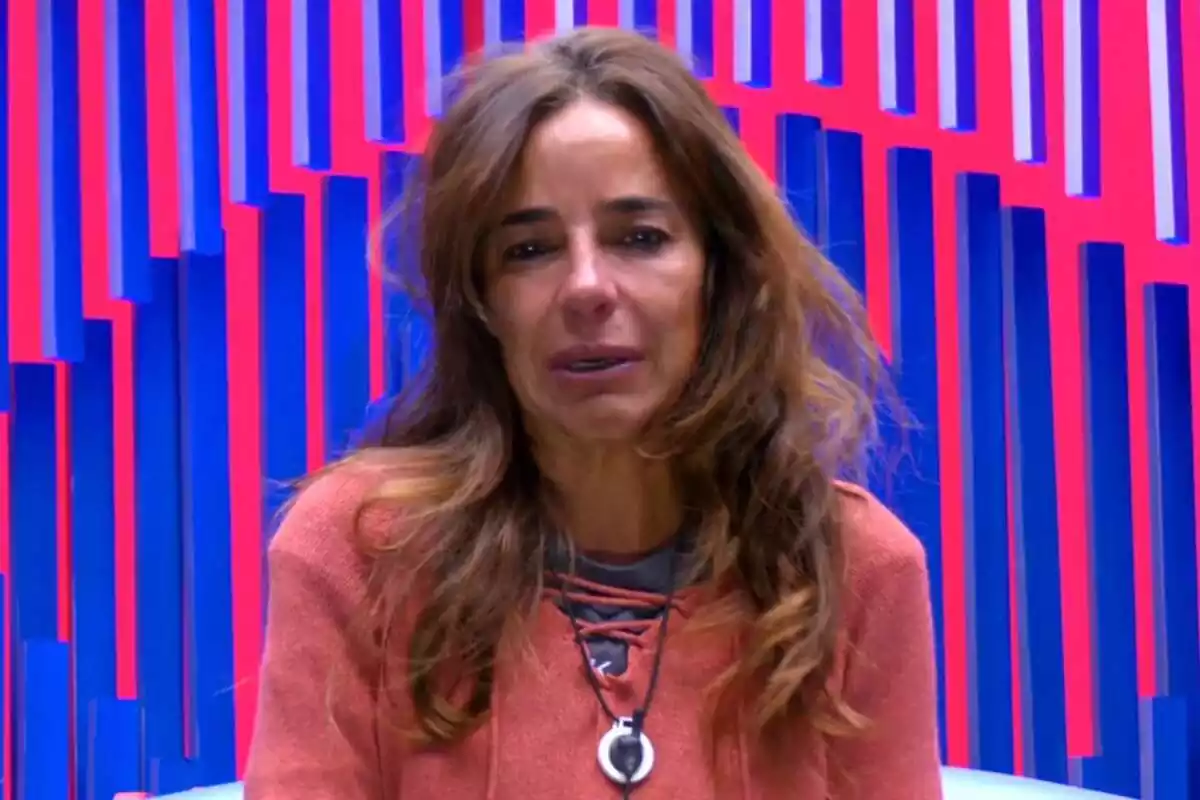Captura de 'GH VIP' con Carmen Alcayde llorando en el confesionario