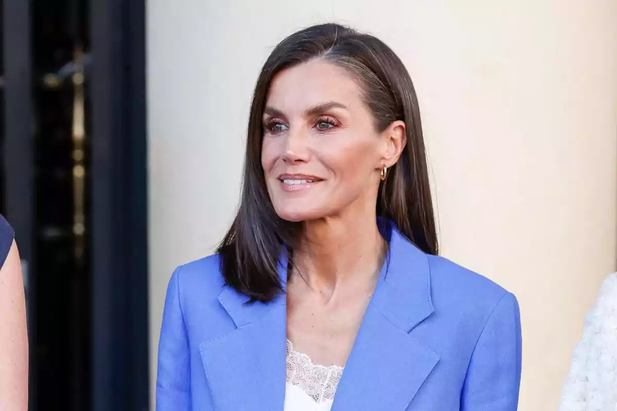 Captura de Letizia sonriente después de celebrar su aniversario