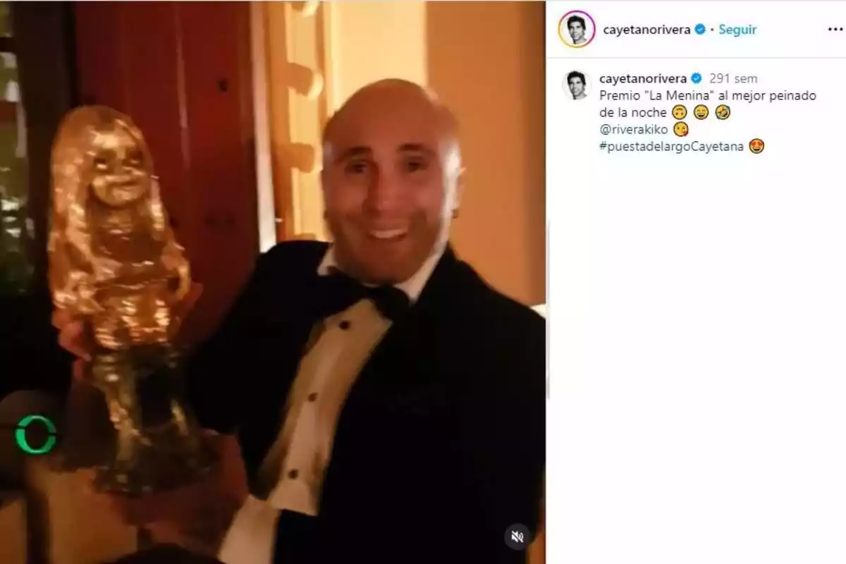 Captura de pantalla de un post de Cayetano Rivera con un vídeo de Kiko Rivera sujetando una estatua Captura de pantalla de un post de Cayetano Rivera con un vídeo de Kiko Rivera sujetando una estatua