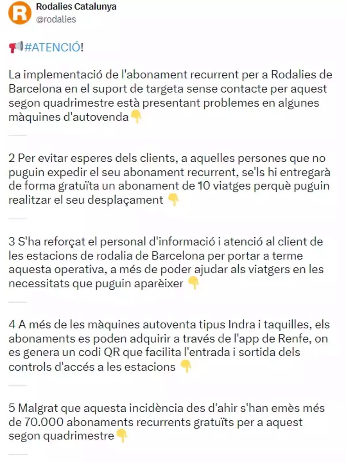 Captura de tweets de Rodalies sobre la incidencia de los abonos Captura de tweets de Rodalies sobre la incidencia de los abonos