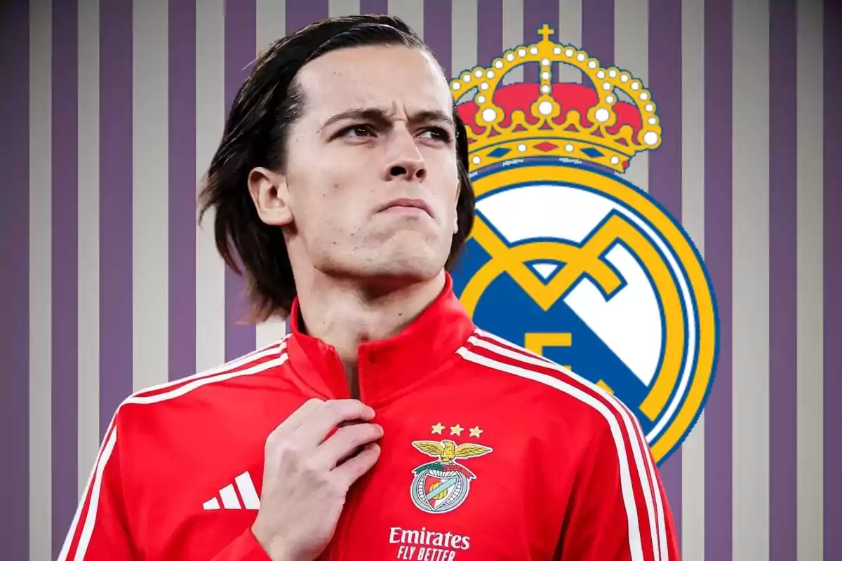 Un jugador de fútbol con chaqueta roja del Benfica aparece frente a un fondo con el escudo del Real Madrid.