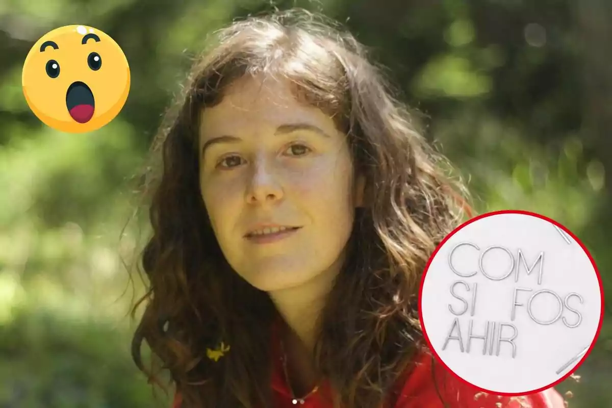 Una mujer con cabello rizado y una flor amarilla en el pelo, junto a un emoji sorprendido y un círculo rojo con el texto "COM SI FOS AHIR".