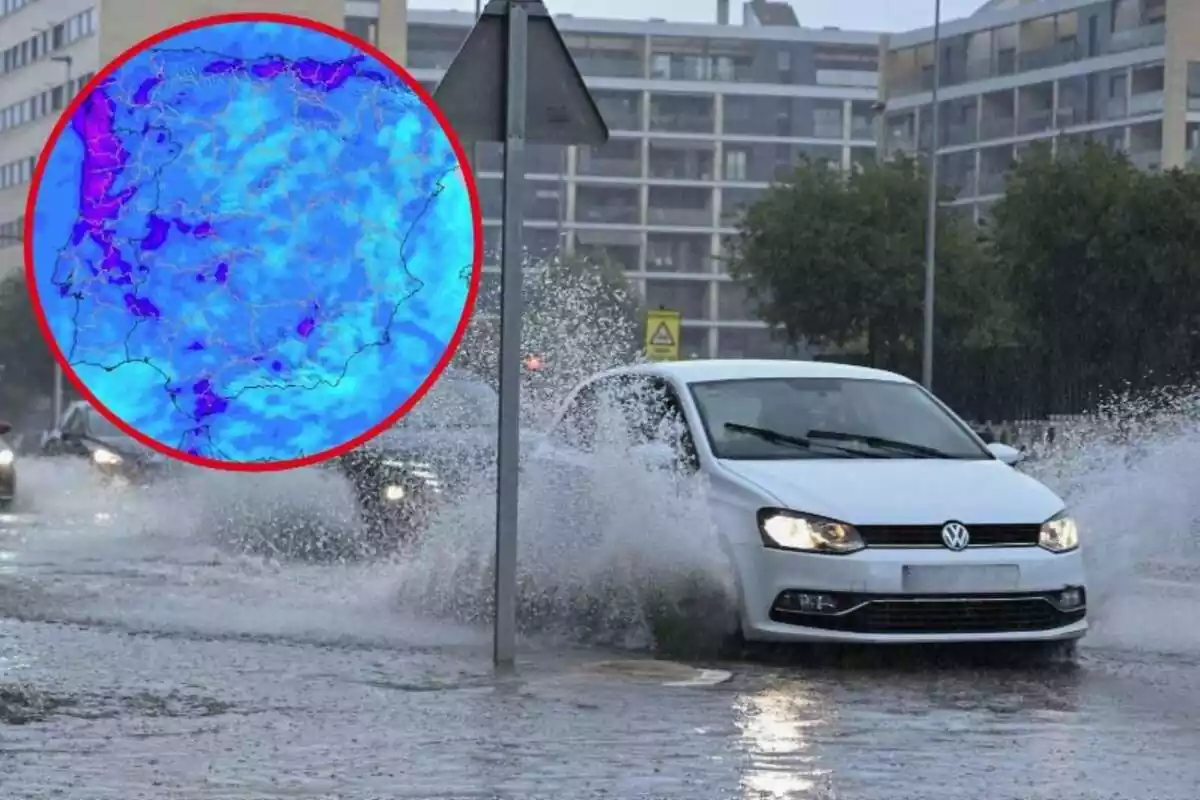 Imagen de fondo de unos coches pasando por charcos de agua al circular por una ciudad en España y otra imagen de un mapa con acumulaciones previstas de agua