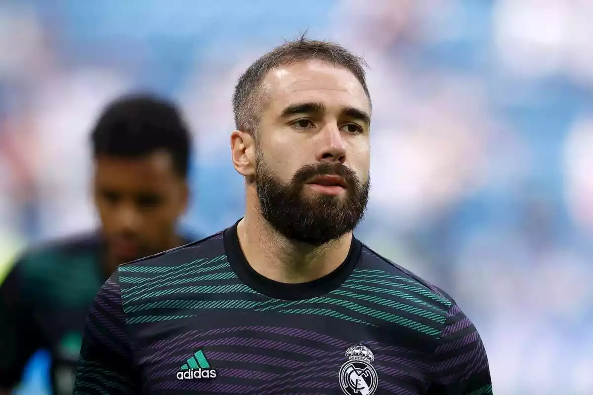 Dani Carvajal calentando