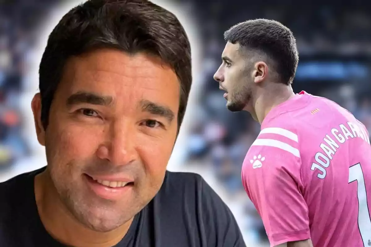 Primer plano de un hombre sonriente y al fondo un futbolista con camiseta rosa que lleva el nombre Joangar