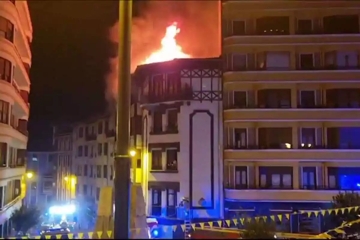 Edificio en llamas en Barakaldo