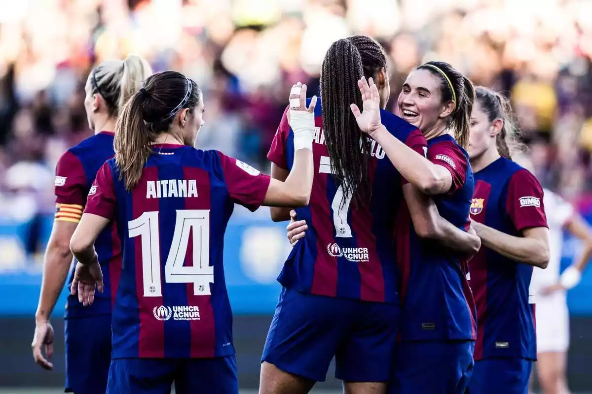 Imagen de las jugadoras del FC Barcelona Femenino celebrando un gol