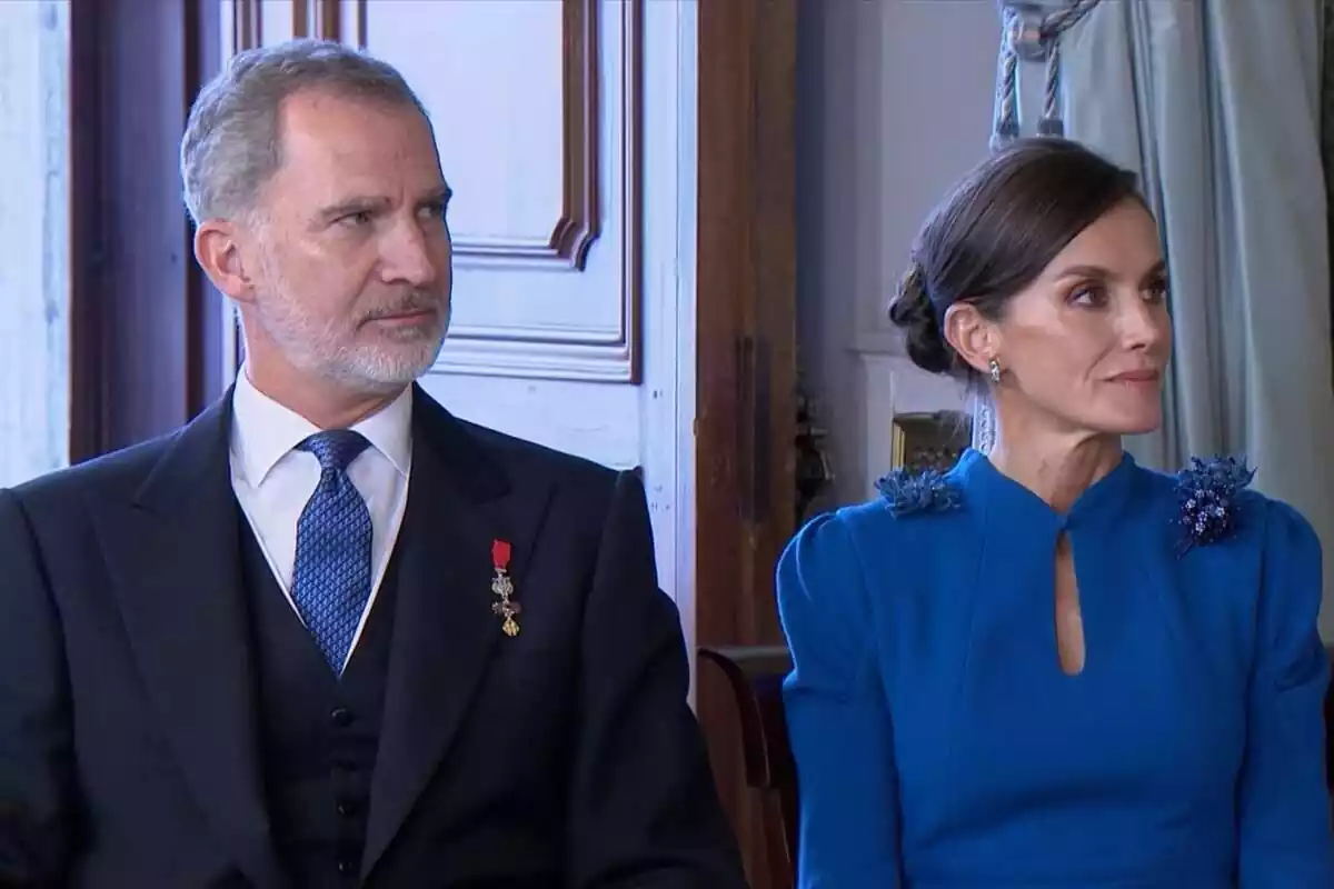 Imagen del rey Felipe y la reina Letizia durante el discurso de Leonor