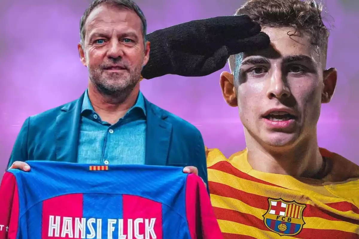 Un hombre sostiene una camiseta de fútbol con el nombre "Hansi Flick" mientras otro joven con uniforme del FC Barcelona hace un gesto de saludo.