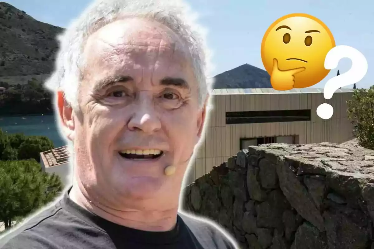 Un hombre sonriente con un micrófono en la oreja frente a un paisaje montañoso y una casa moderna con un emoji pensativo superpuesto.