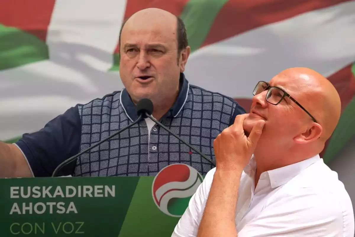primer plano de Xavier Rius con cara pensativa y apoyando su mano en su barbilla, detrás un plano medio del presidente del PNV hablando a través de un micrófono con el fondo de la bandera del País Vasco