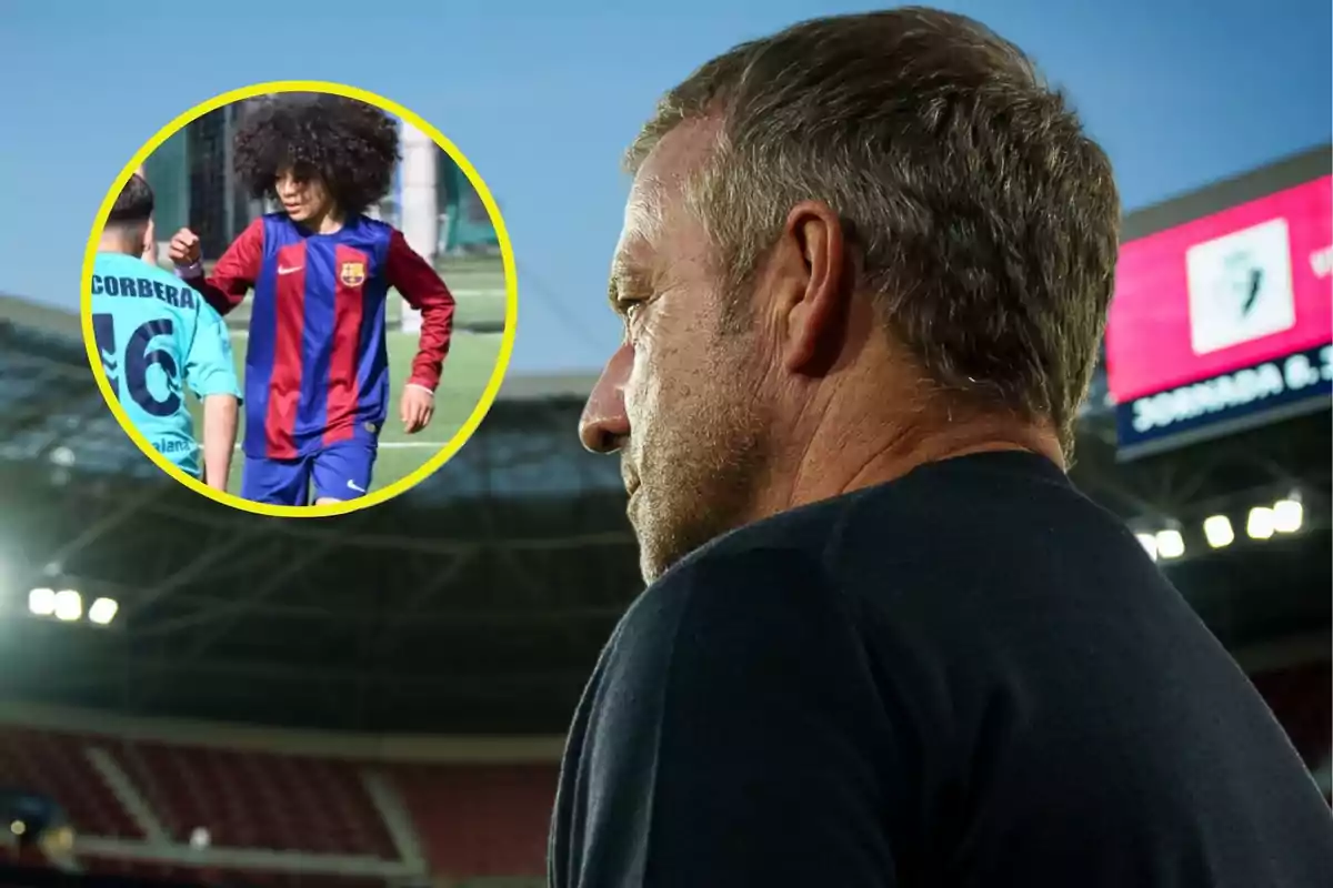 Un hombre de espaldas observa un campo de fútbol, con una imagen circular insertada en la esquina superior izquierda que muestra a un niño jugando al fútbol con el uniforme del FC Barcelona.