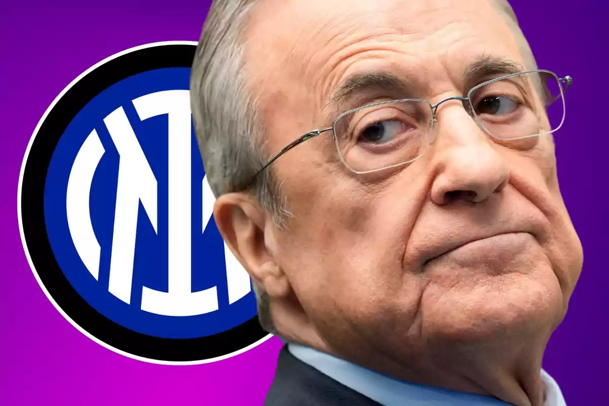 Un hombre con gafas y expresión seria frente al logo del Inter de Milán sobre un fondo morado.