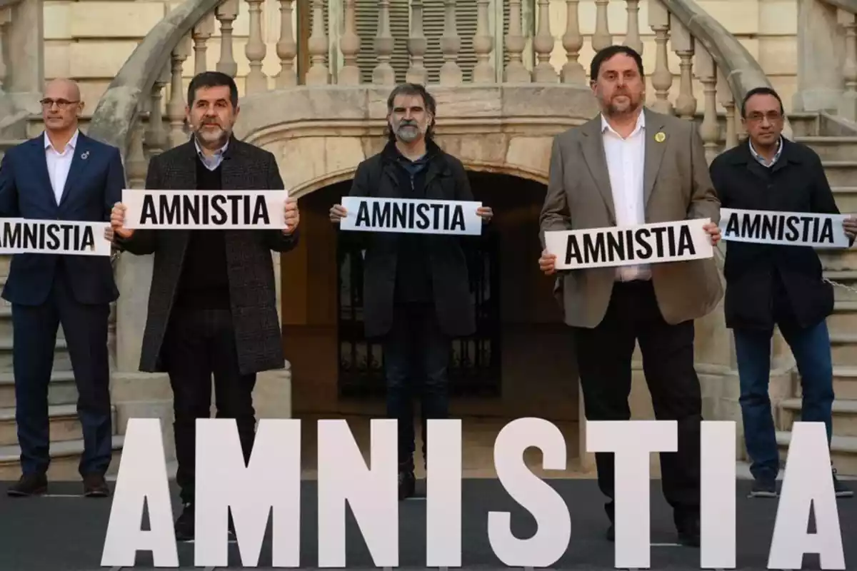 Raül Romeva, Jordi Sànchez, Jordi Cuixart, Oriol Junqueras y Josep Rull pididendo la amnistía en 2021