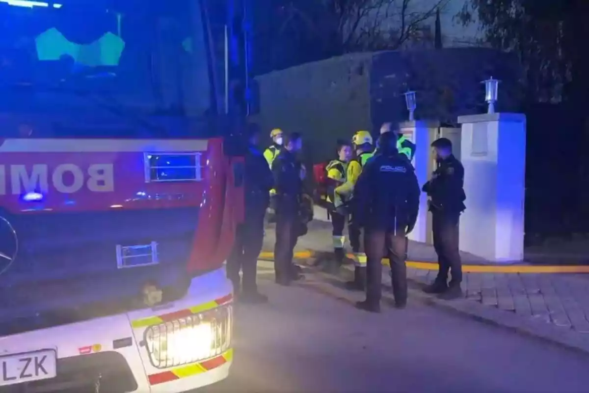 Foto de los servicios de emergencias en el incendio de una residencia de ancianos en Madrid