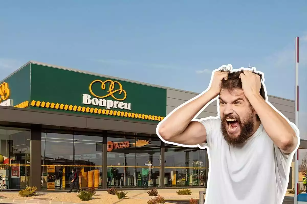 Fotomontaje con un fondo de un supermercado Bonpreu y un hombre enfadado