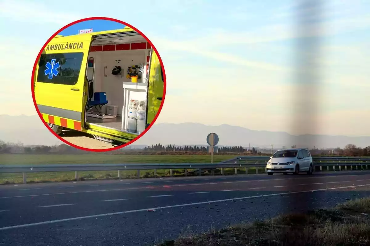 Fotomontaje de la carretera C-31, vía dónde se ha producido el accidente, y una ambulancia del SEM