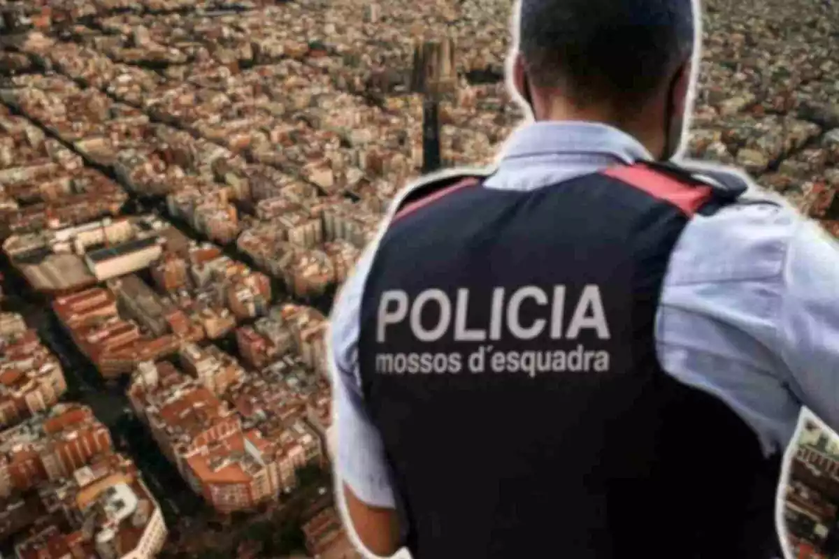 Fotomontaje con una imagen de fondo de Barcelona y al frente un agente de Mossos d'Esquadra